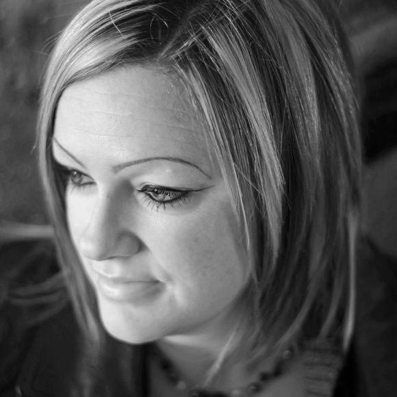 Meet your Posher, Melanie - Picture 3 of 4